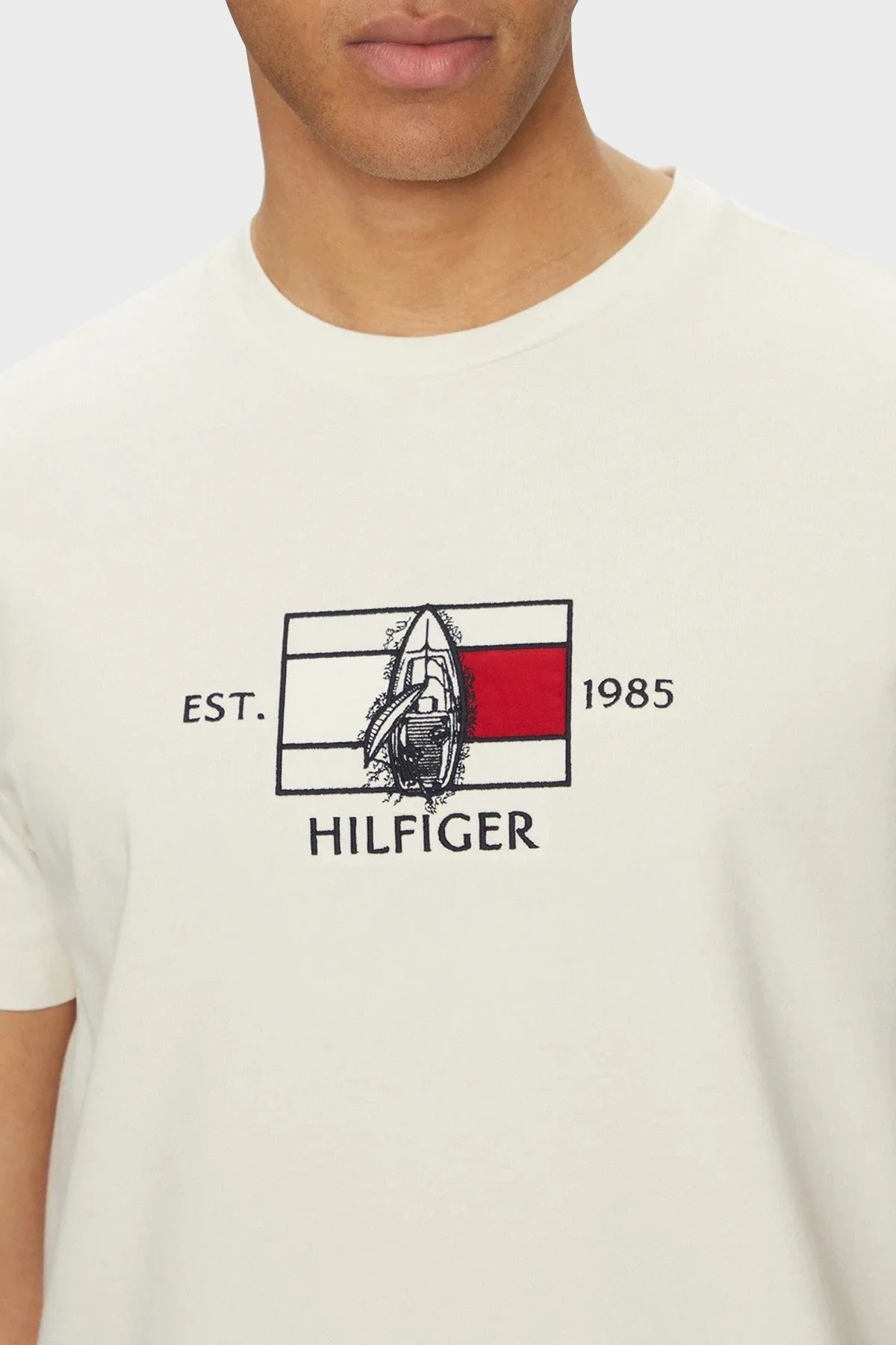Tommy Hilfiger % 100 Pamuk Regular Fit Bisiklet Yaka Logolu Erkek T Shirt MW0MW38628 Z00 AÇIK BEJ - 9