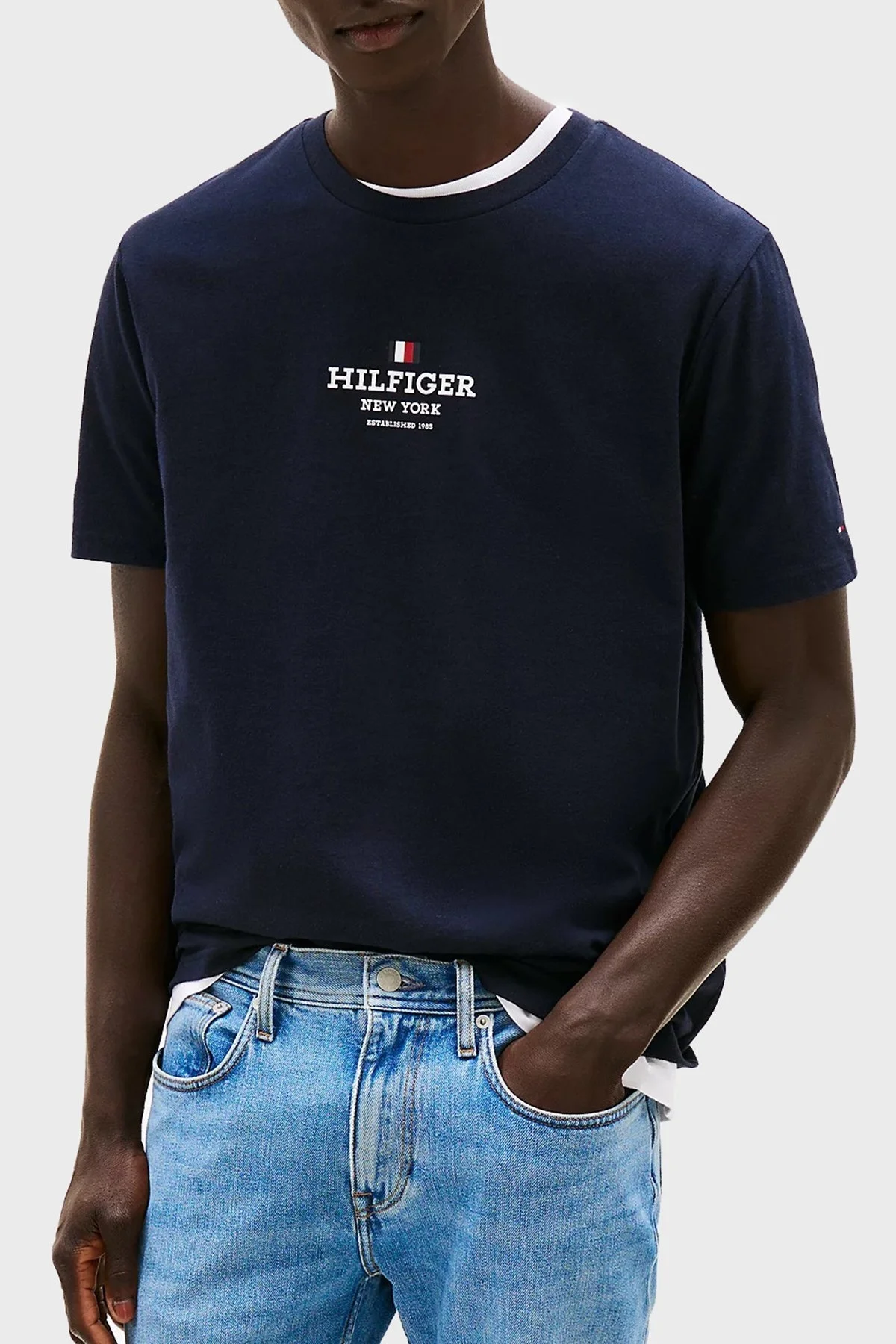 Tommy Hilfiger % 100 Pamuk Regular Fit Bisiklet Yaka Logolu Erkek T Shirt MW0MW38980 DW5 LACİVERT - 6