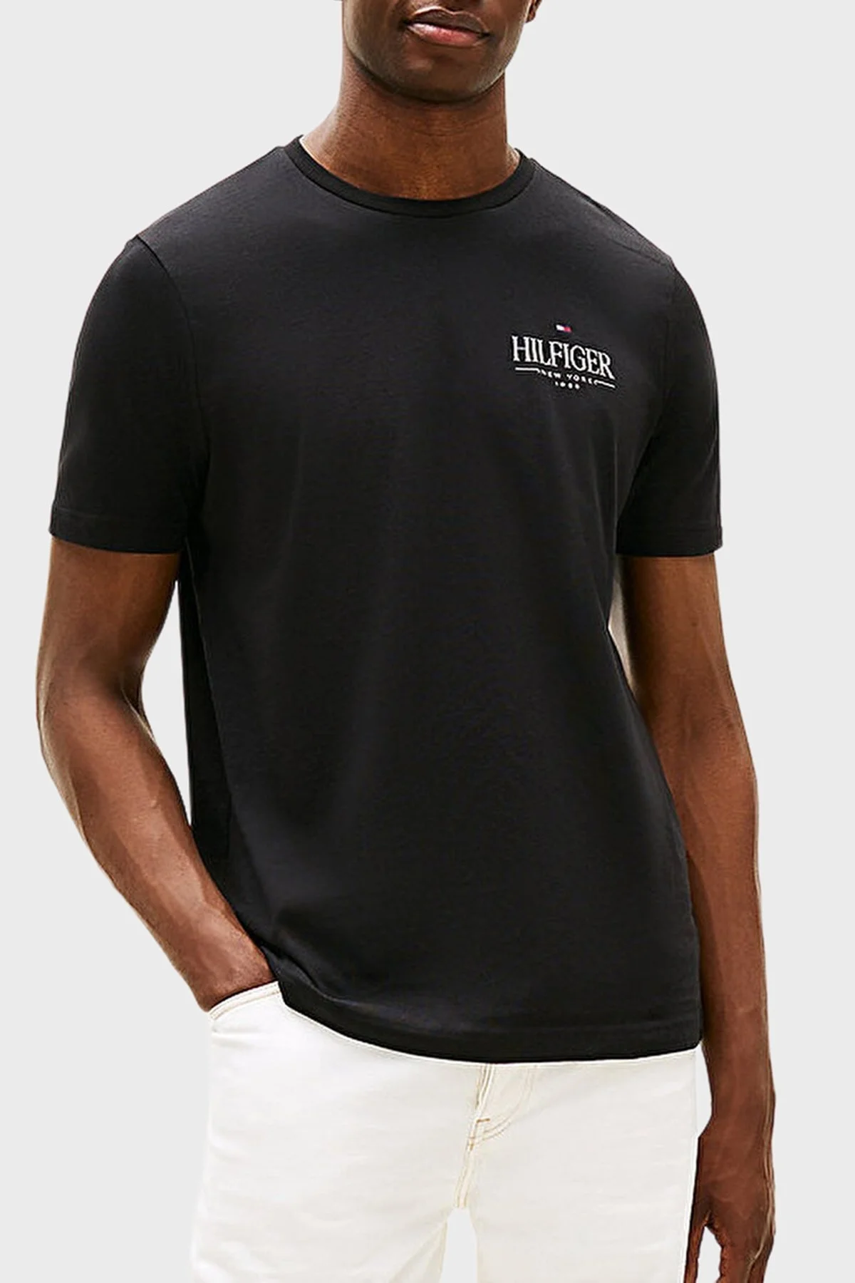 Tommy Hilfiger % 100 Pamuk Regular Fit Bisiklet Yaka Logolu Erkek T Shirt MW0MW39355 BDS SİYAH - 1