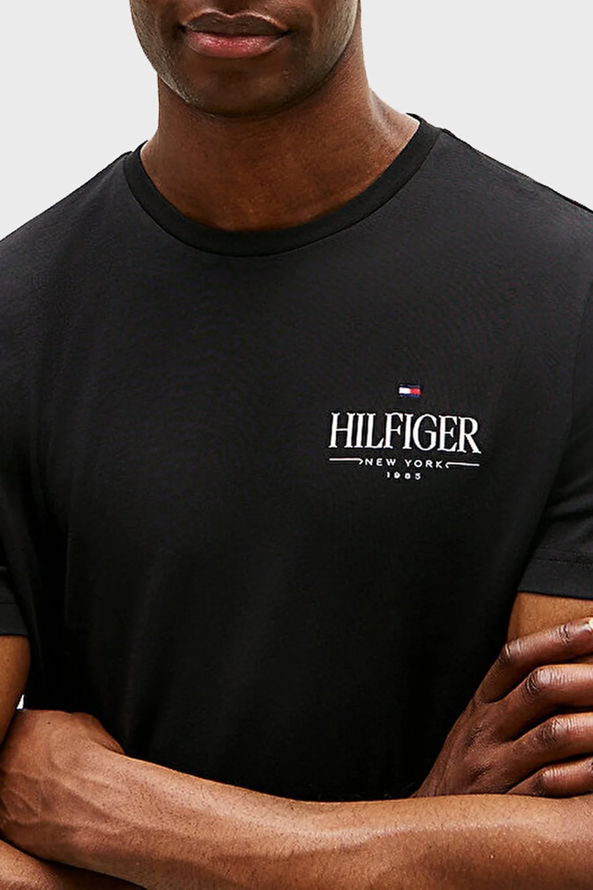 Tommy Hilfiger % 100 Pamuk Regular Fit Bisiklet Yaka Logolu Erkek T Shirt MW0MW39355 BDS SİYAH - 4