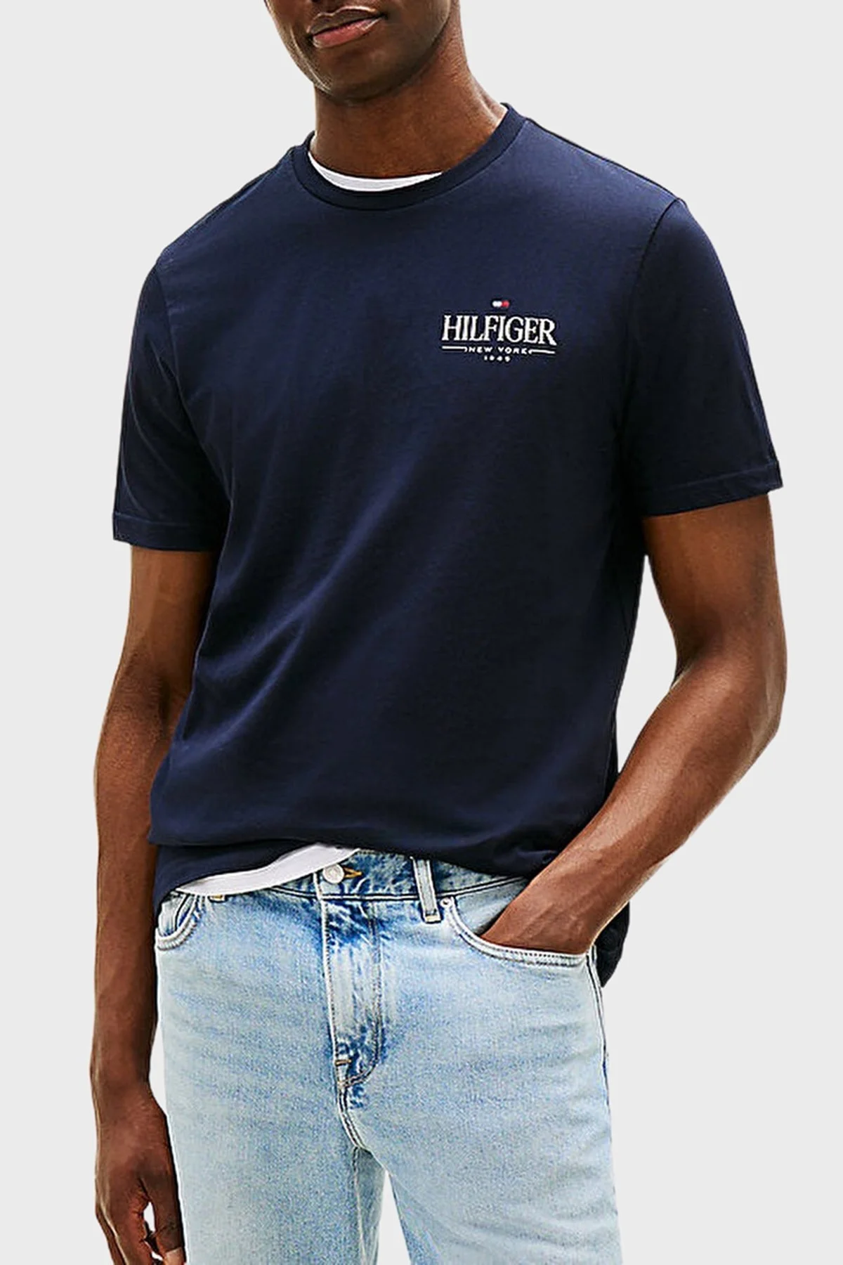 Tommy Hilfiger % 100 Pamuk Regular Fit Bisiklet Yaka Logolu Erkek T Shirt MW0MW39355 DW5 LACİVERT - 1