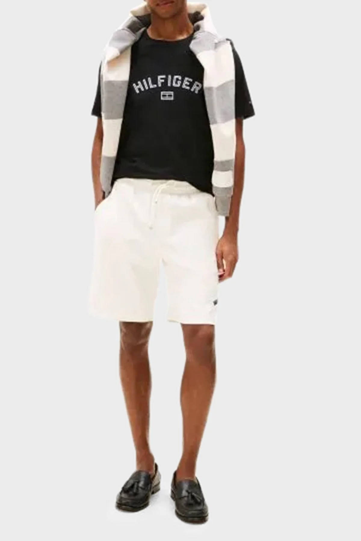 Tommy Hilfiger % 100 Pamuk Regular Fit Bisiklet Yaka Logolu Erkek T Shirt MW0MW39357 BDS SİYAH - 2