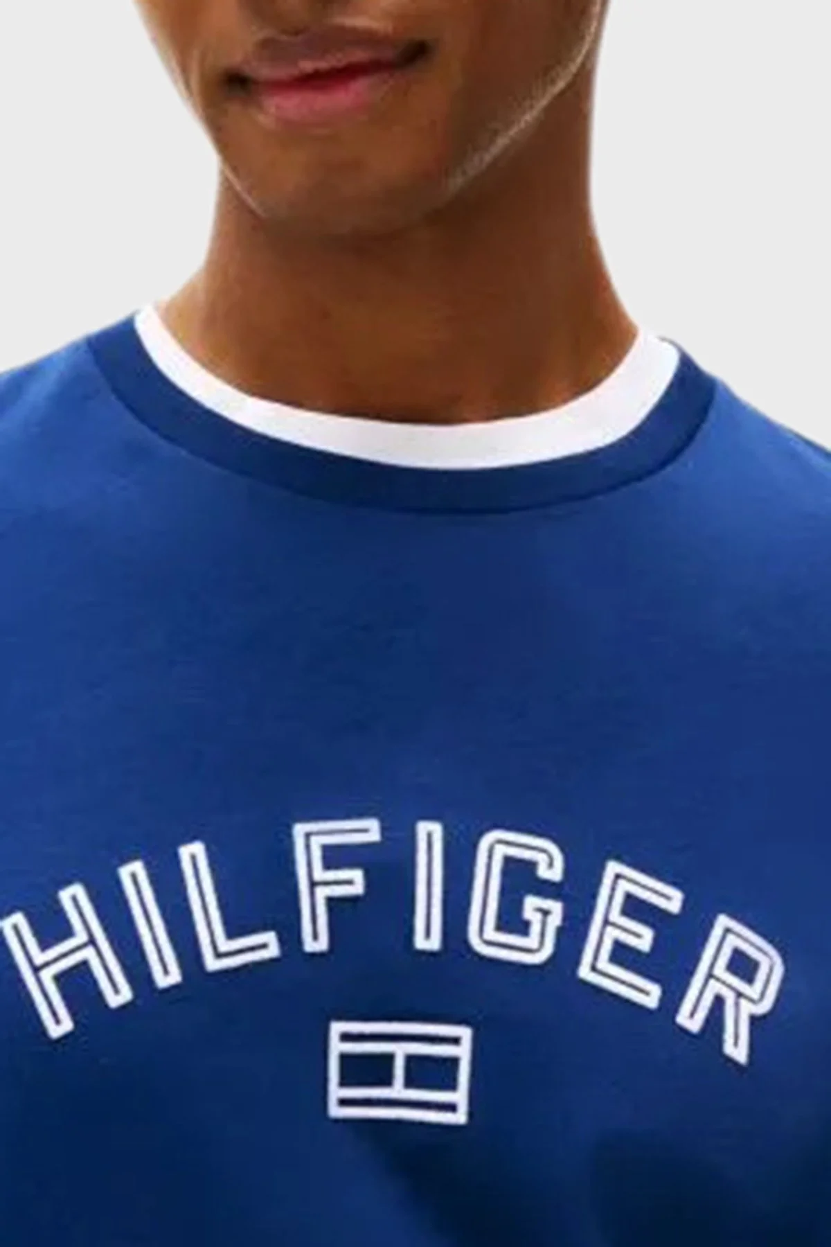 Tommy Hilfiger % 100 Pamuk Regular Fit Bisiklet Yaka Logolu Erkek T Shirt MW0MW39357 C7G MAVİ - 4