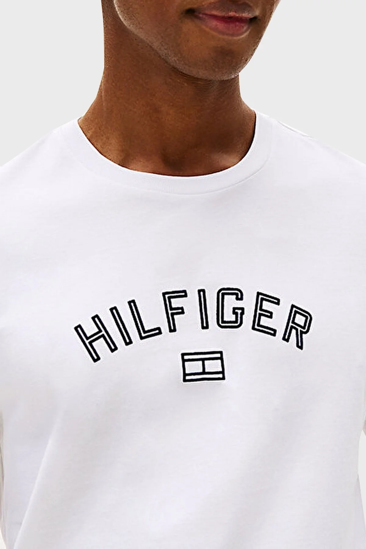 Tommy Hilfiger % 100 Pamuk Regular Fit Bisiklet Yaka Logolu Erkek T Shirt MW0MW39357 YBR BEYAZ - 4