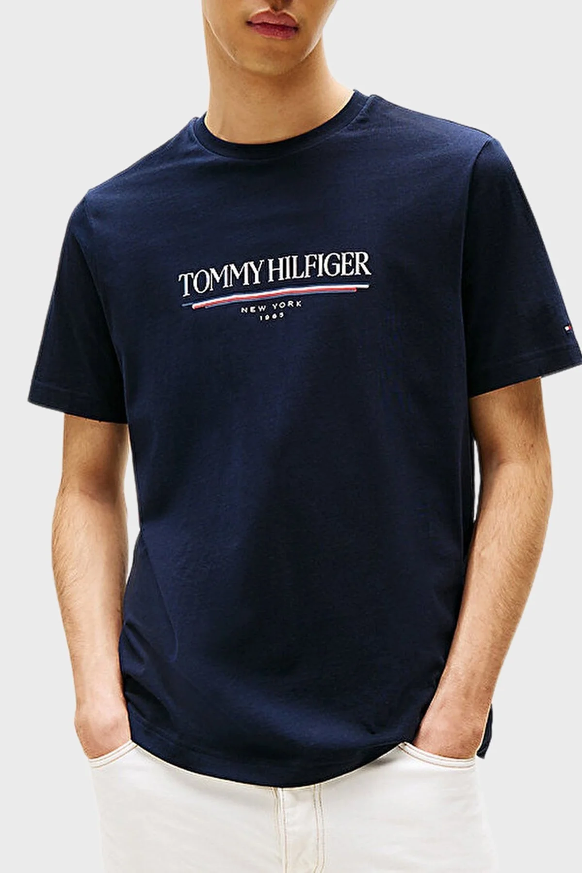 Tommy Hilfiger % 100 Pamuk Regular Fit Bisiklet Yaka Logolu Erkek T Shirt MW0MW40324 DW5 LACİVERT - 1