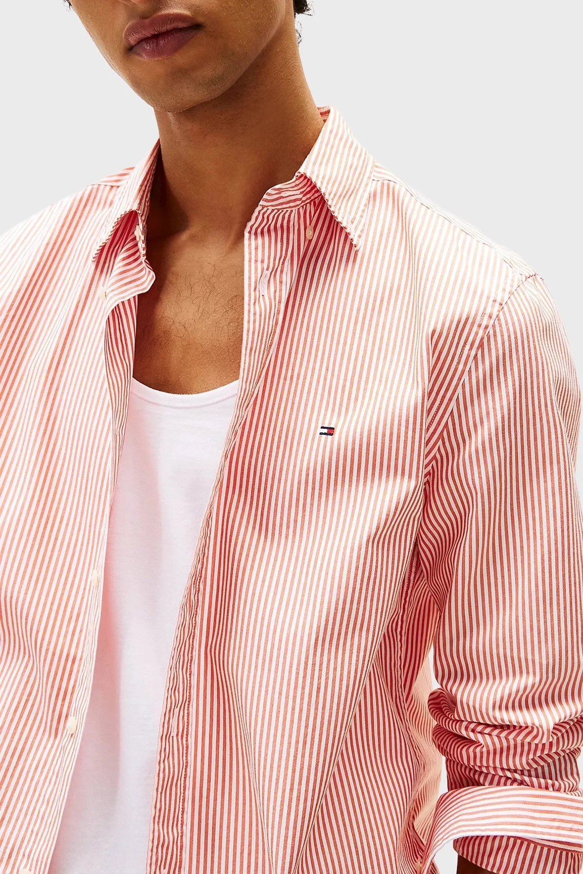 Tommy Hilfiger % 100 Pamuk Regular Fit Çizgili Düğmeli Yaka Erkek Gömlek MW0MW37549 0DM Orange-Beyaz - 9
