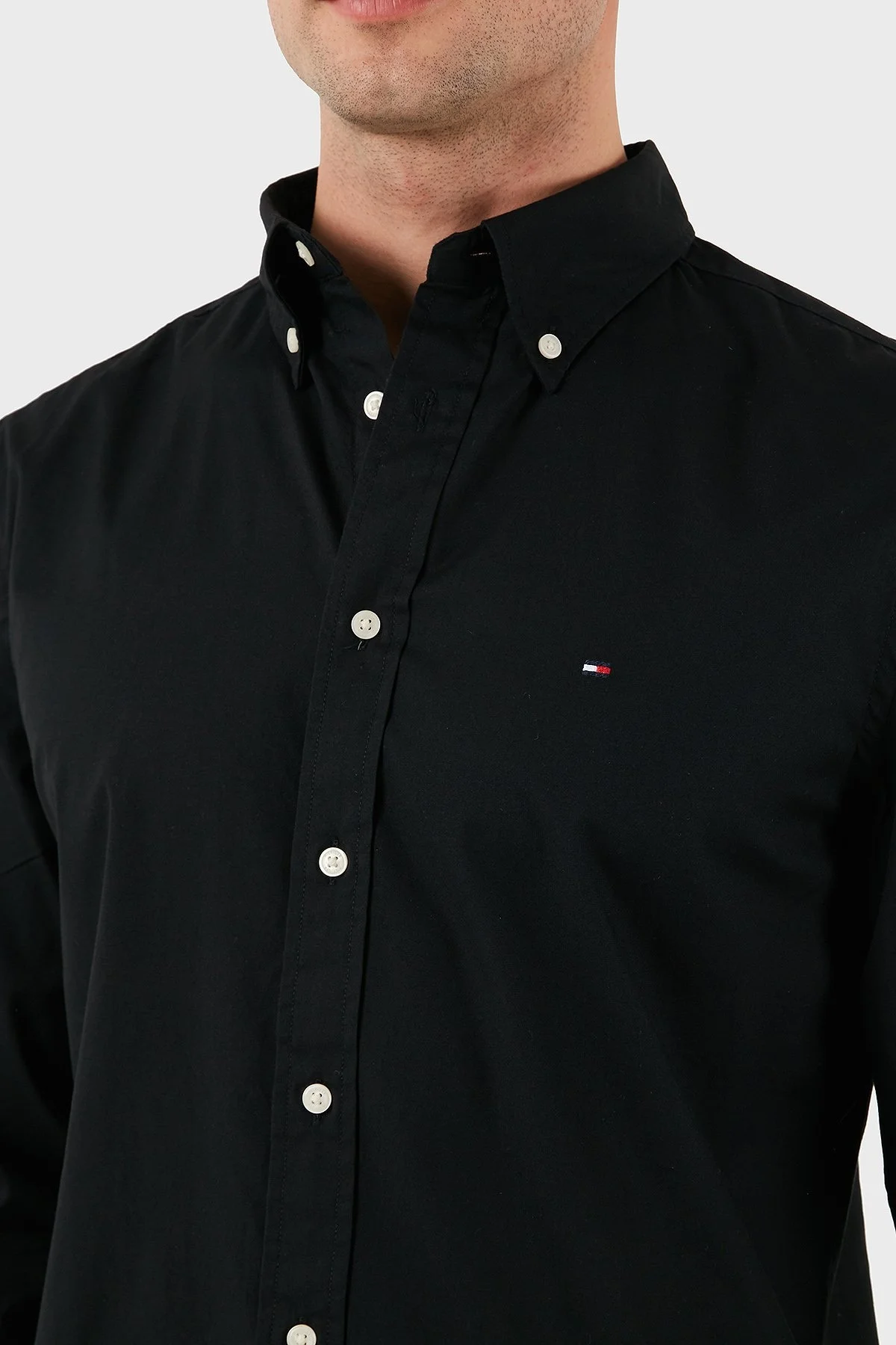 Tommy Hilfiger% 100 Pamuk Regular Fit Düğmeli Yaka Logolu Erkek Gömlek MW0MW39988 BDS SİYAH - 10