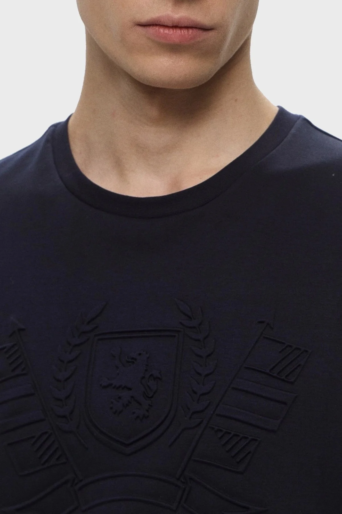 Tommy Hilfiger % 100 Pamuk Regular Fit Kabartma Logolu Erkek T Shirt MW0MW39168 DW5 LACİVERT - 9