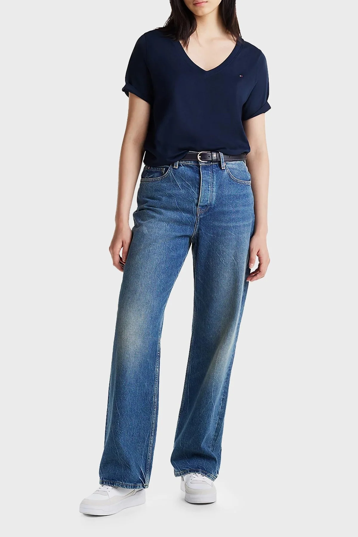 Tommy Hilfiger % 100 Pamuk Regular Fit V Yaka Bayan T Shirt WW0WW44177 C1G LACİVERT - 7