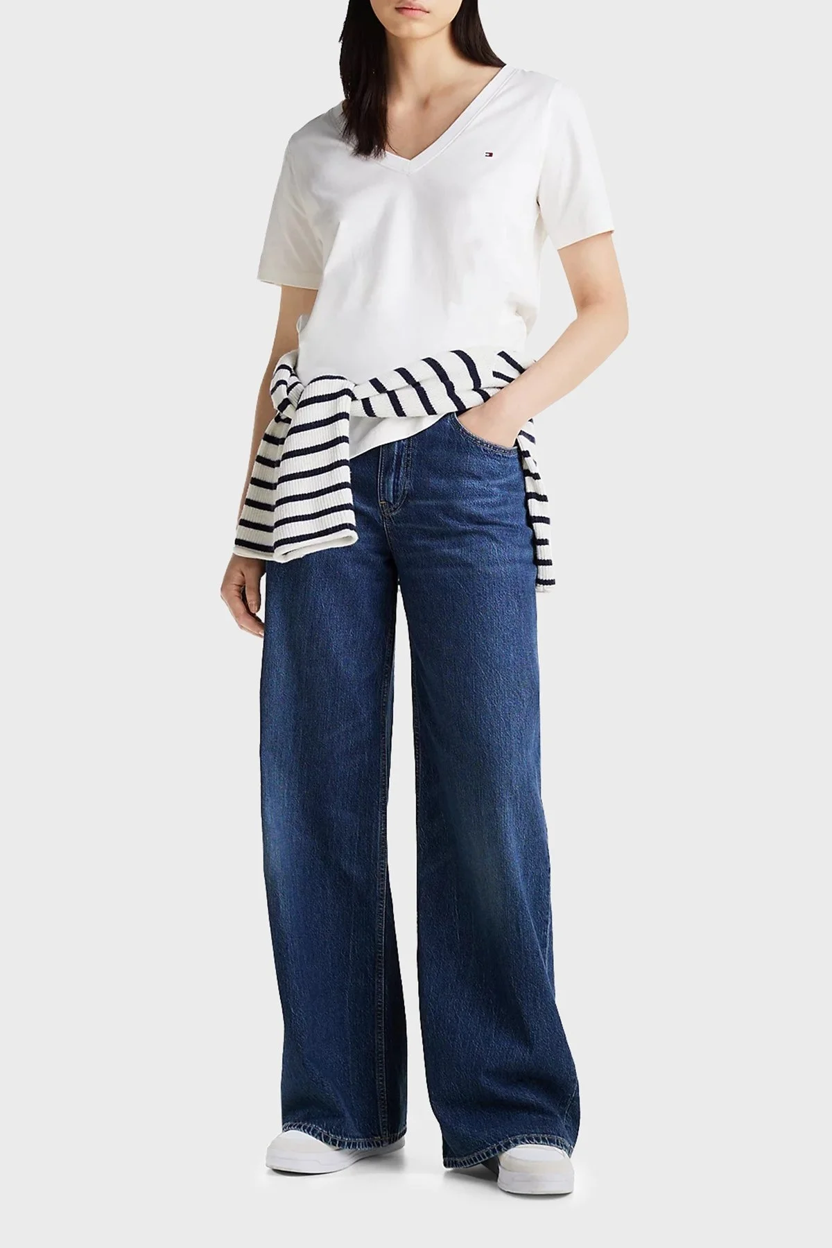 Tommy Hilfiger % 100 Pamuk Regular Fit V Yaka Bayan T Shirt WW0WW44177 YCF BEYAZ - 2