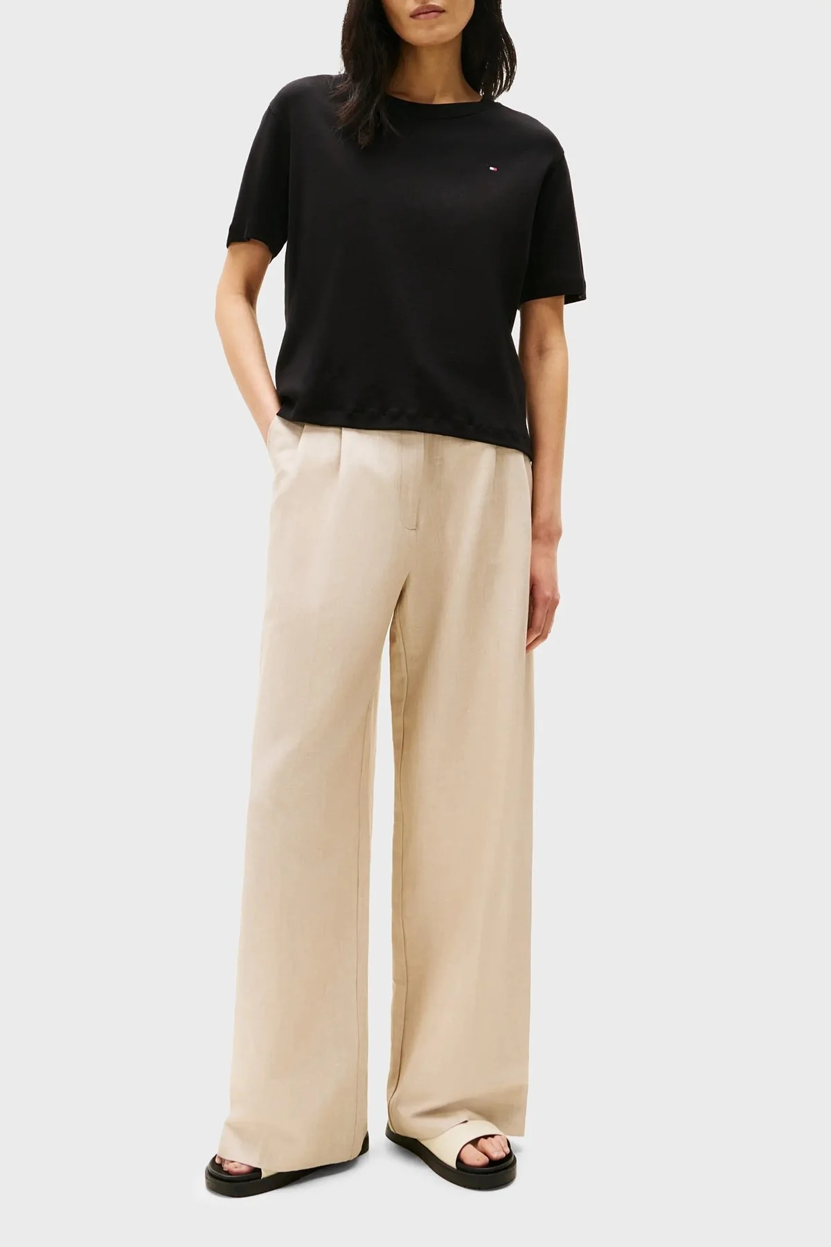 Tommy Hilfiger % 100 Pamuk Relaxed Fit Yuvarlak Yaka Bayan T Shirt WW0WW46158 BDS SİYAH - 6