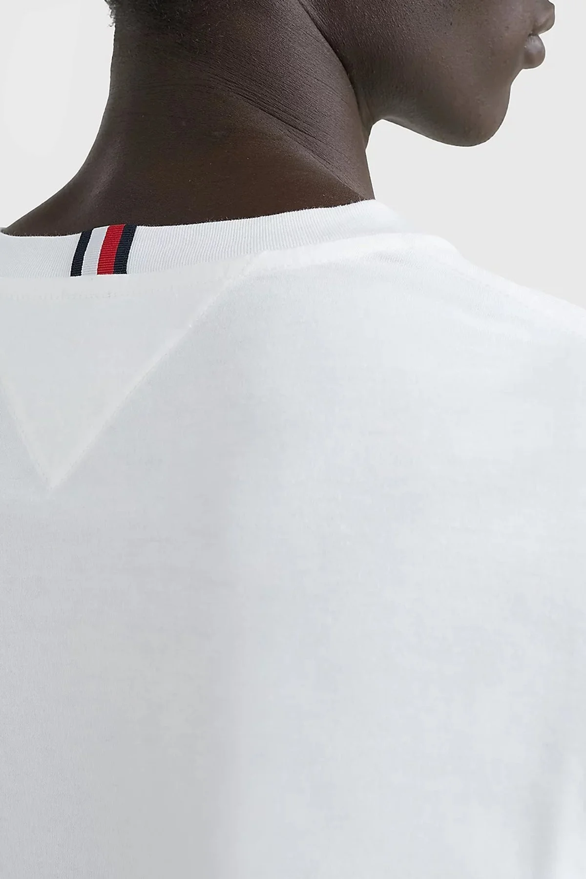 Tommy Hilfiger % 100 Pamuk Slim Fit Bisiklet Yaka Erkek T Shirt MW0MW29282 YBR BEYAZ - 3