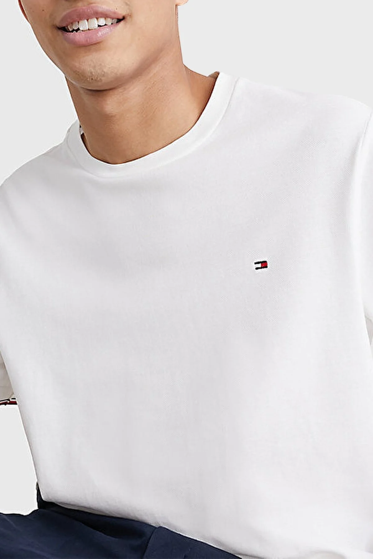 Tommy Hilfiger % 100 Pamuk Slim Fit Bisiklet Yaka Erkek T Shirt MW0MW31379 YBR BEYAZ - 3