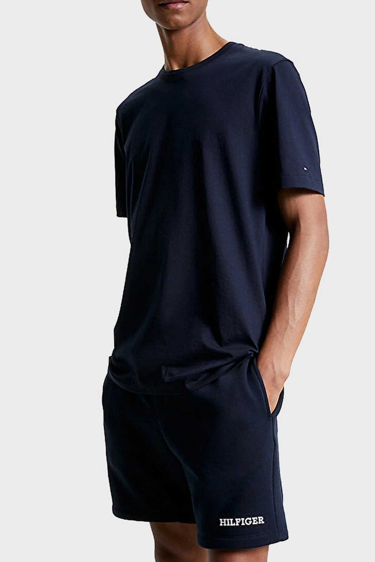 Tommy Hilfiger % 100 Pamuklu Regular Fit Erkek T Shirt MW0MW31526 DW5 LACİVERT - 1