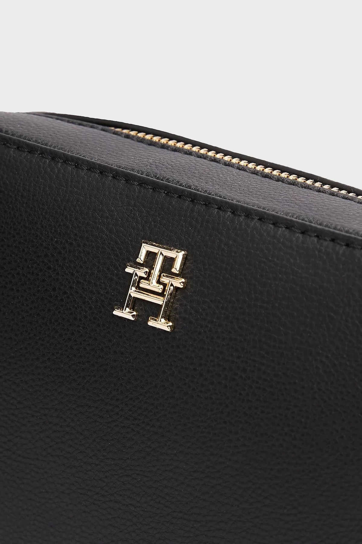 Tommy Hilfiger Ayarlanabilir Askılı Bayan Çanta AW0AW16906 BDS SİYAH - 4