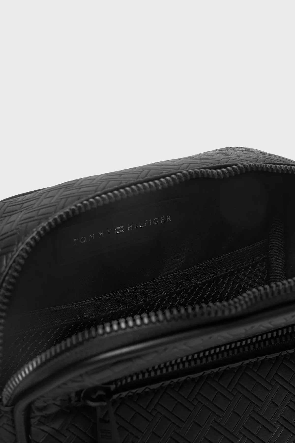 Tommy Hilfiger Ayarlanabilir Askılı Erkek Çanta AM0AM14193 BDS SİYAH - 6