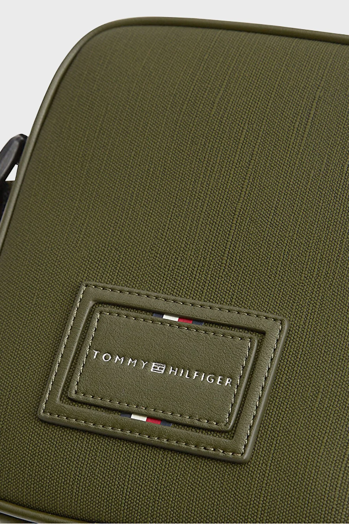 Tommy Hilfiger Ayarlanabilir Askılı Erkek Çanta AM0AM14440 GYY Yeşil - 5
