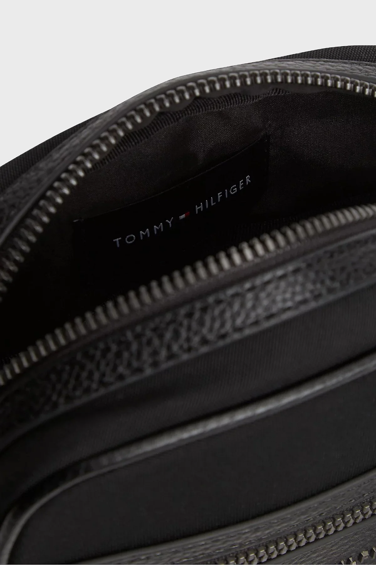 Tommy Hilfiger Ayarlanabilir Askılı Erkek Çanta AM0AM14448 BDS Siyah - 5