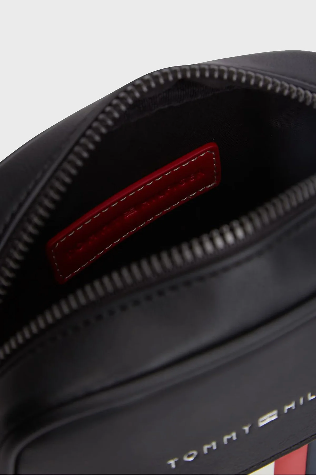 Tommy Hilfiger Ayarlanabilir Askılı Erkek Çanta AM0AM14518 BDS Siyah - 3