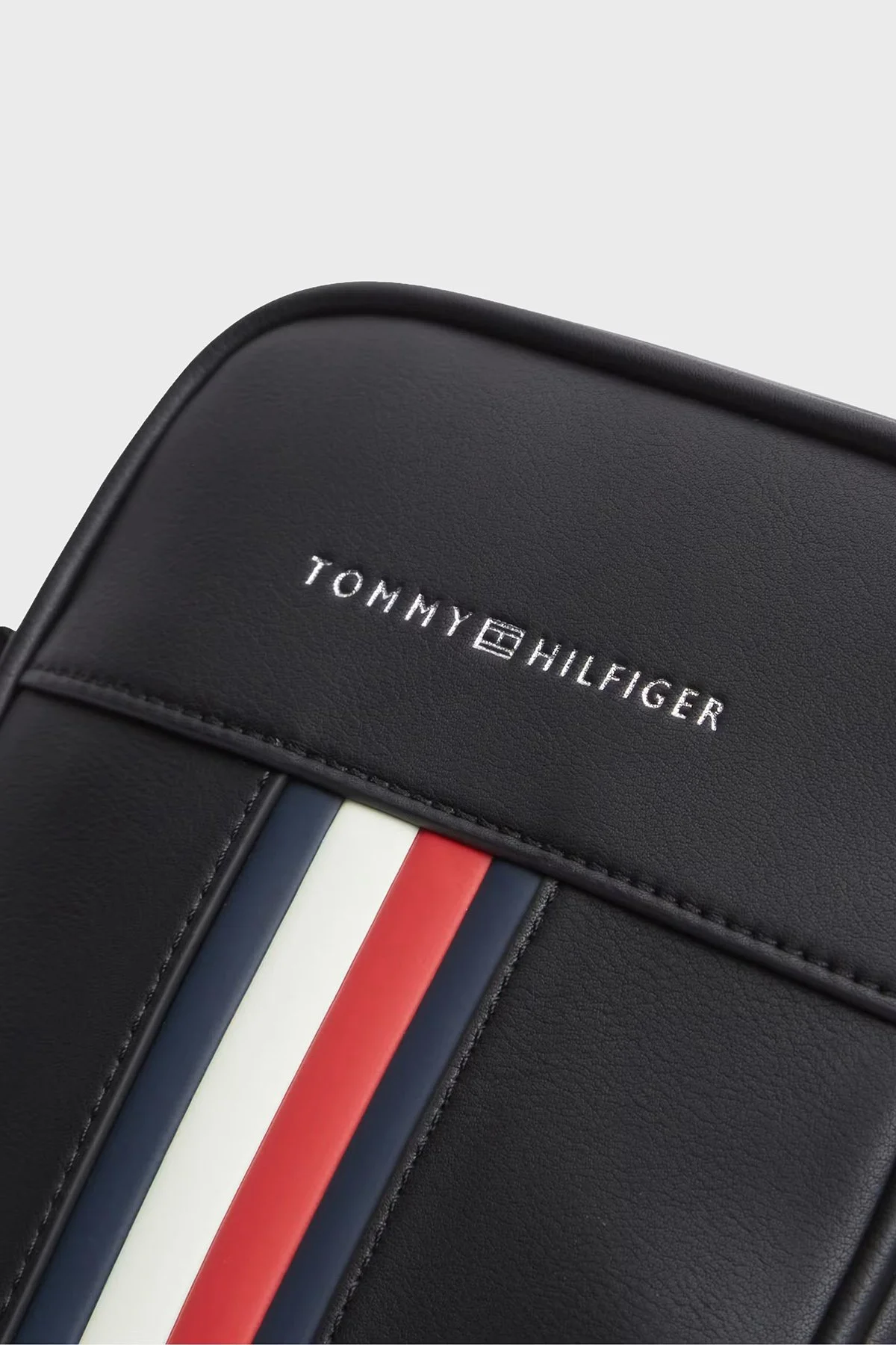 Tommy Hilfiger Ayarlanabilir Askılı Erkek Çanta AM0AM14518 BDS Siyah - 4
