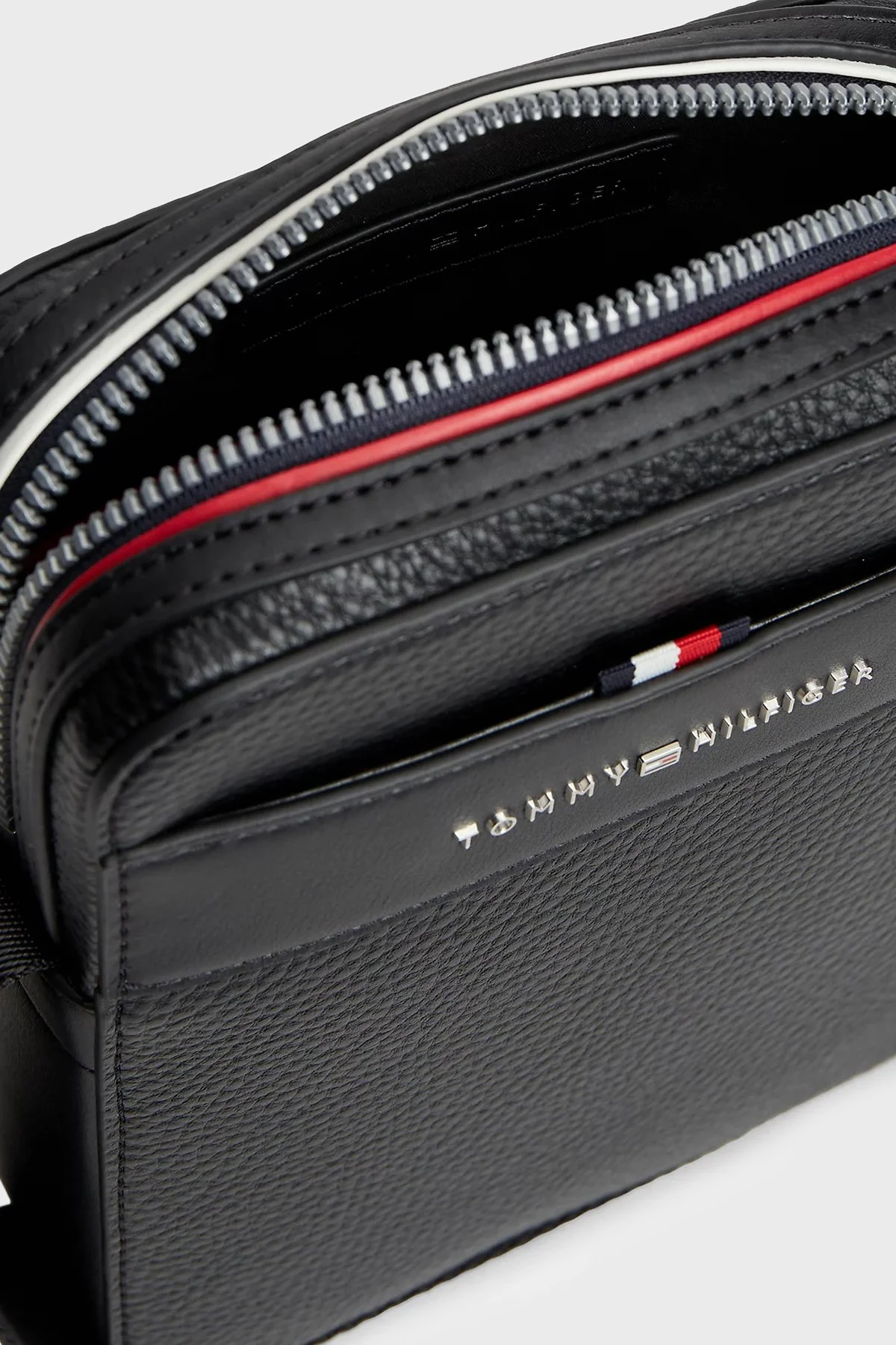 Tommy Hilfiger Ayarlanabilir Askılı Logolu Erkek Çanta AM0AM14698 BDS Siyah - 5