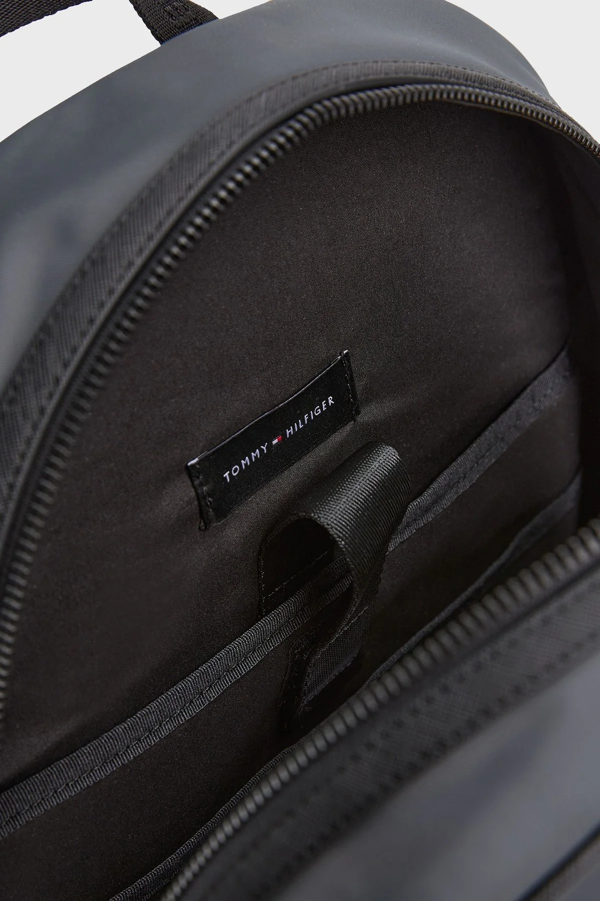 Tommy Hilfiger Ayarlanabilir Askılı Logolu Erkek Sırt Çantası AM0AM13464 PSM KOYU GRİ - 5