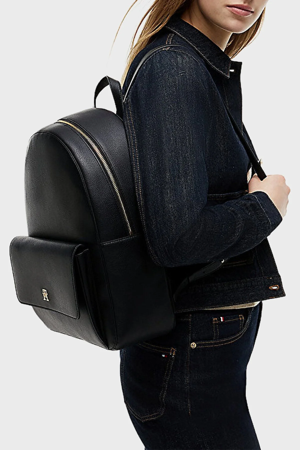 Tommy Hilfiger Ayarlanabilir Omuz Askılı Kadın Sırt Çantası AW0AW18756 BDS Siyah - 2