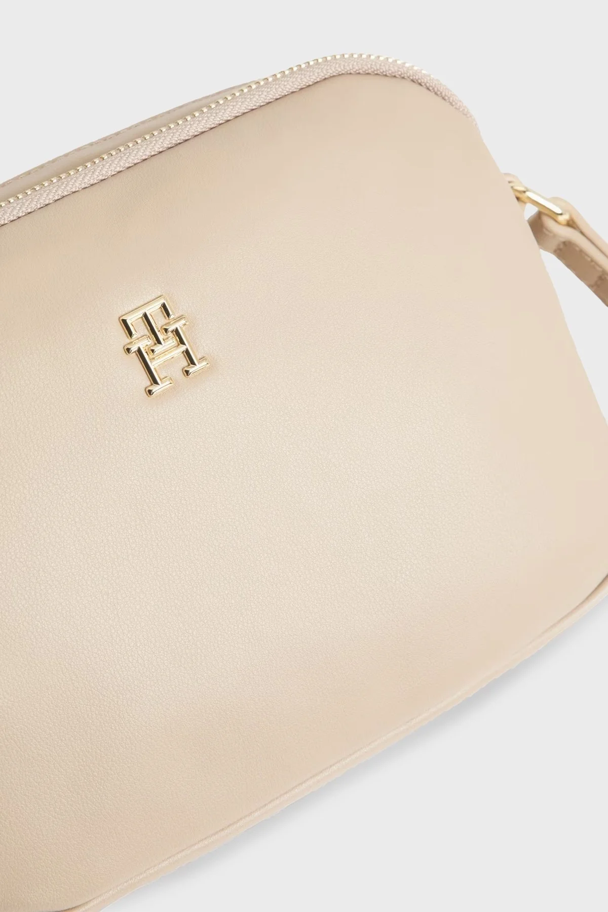 Tommy Hilfiger Ayarlanabilir Omuz Askılı Logolu Fermuarlı Bayan Çanta AW0AW15235 ABO BEJ - 4