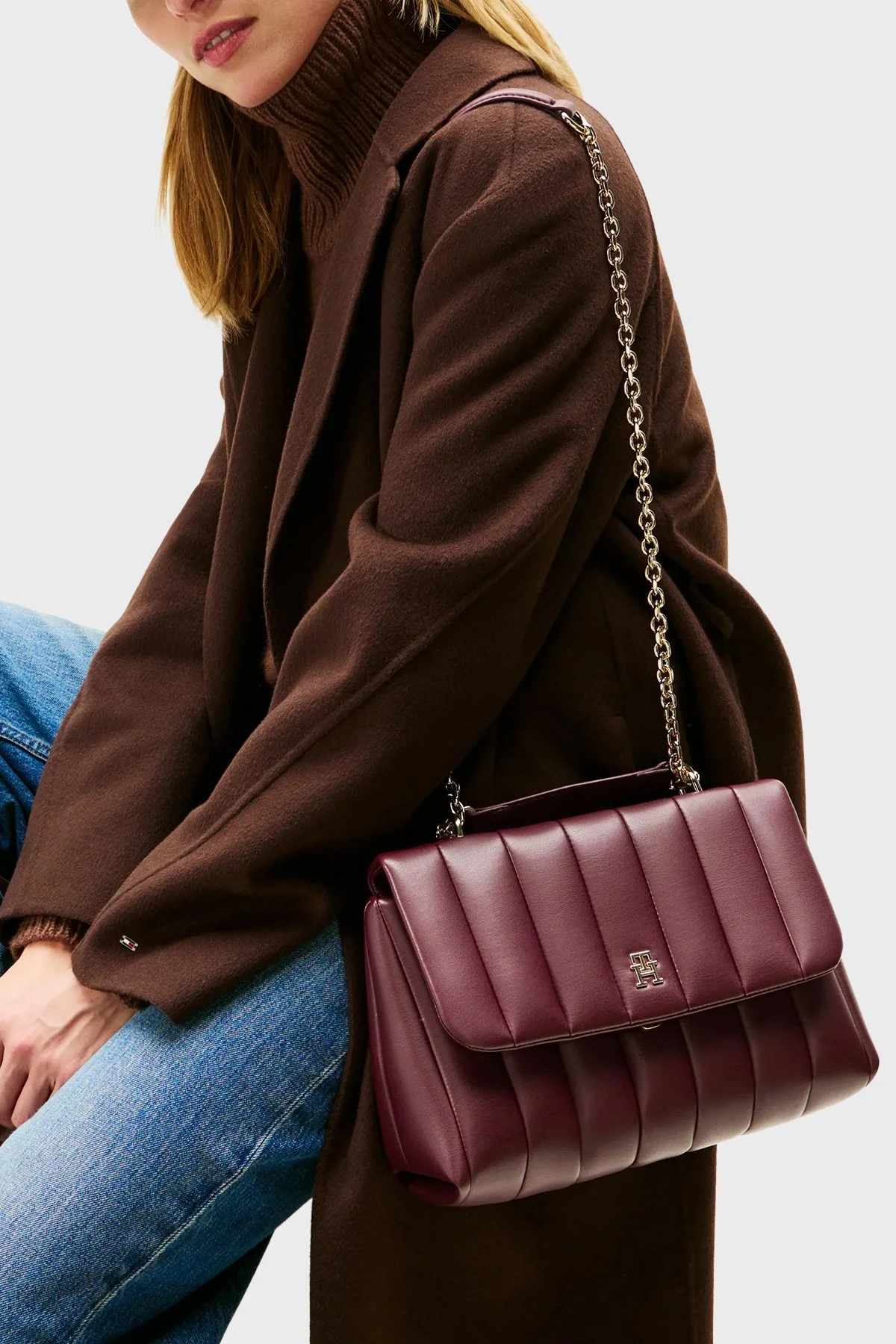 Tommy Hilfiger Ayarlanabilir Zincir Askılı Bayan Çanta AW0AW17669 VLP BORDO - 2