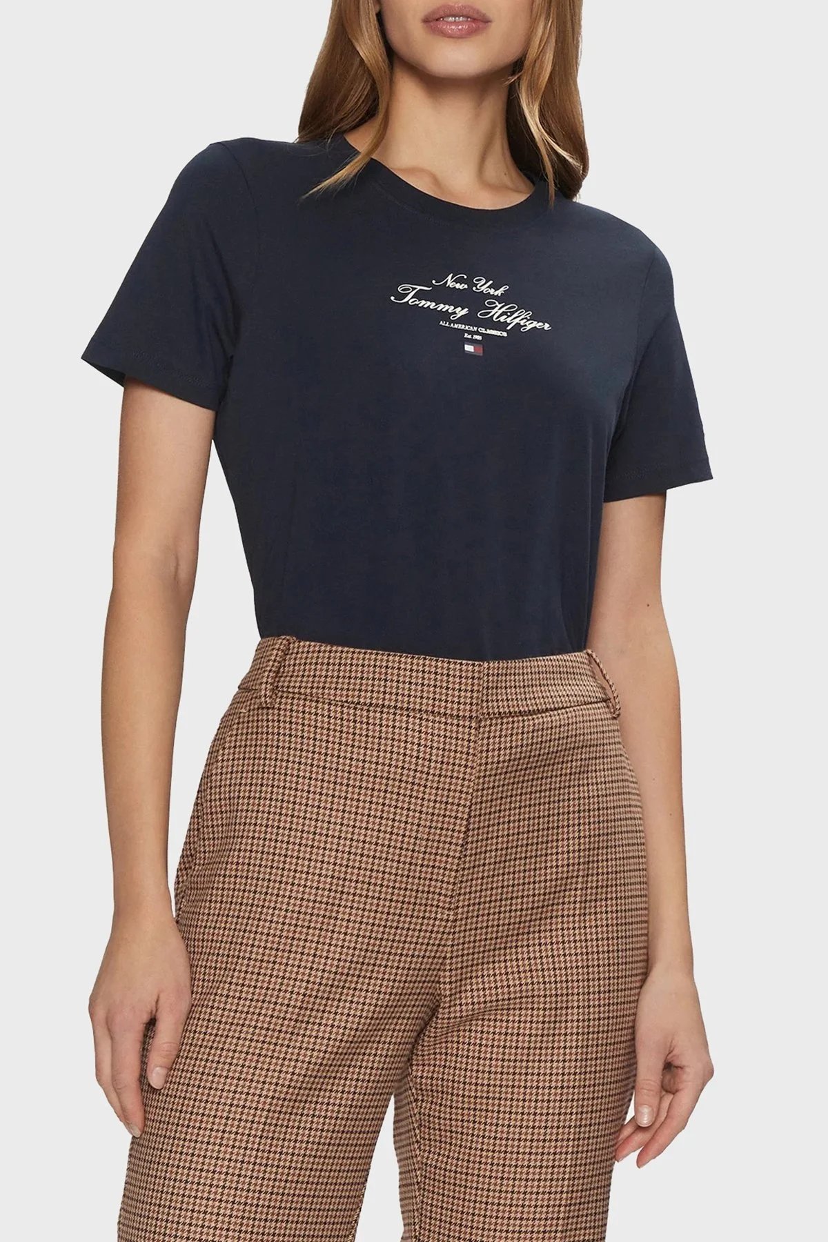 Tommy Hilfiger Baskılı % 100 Pamuk Regular Fit Bisiklet Yaka Bayan T Shirt WW0WW43895 C1G LACİVERT - 1