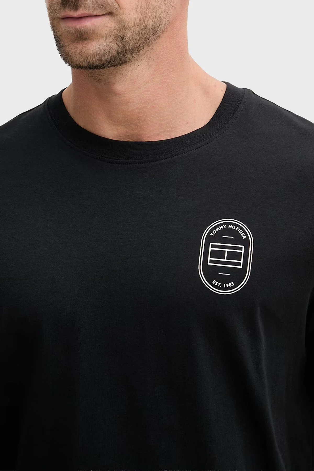 Tommy Hilfiger Baskılı % 100 Pamuk Regular Fit Bisiklet Yaka Erkek T Shirt MW0MW42364 BDS SİYAH - 4