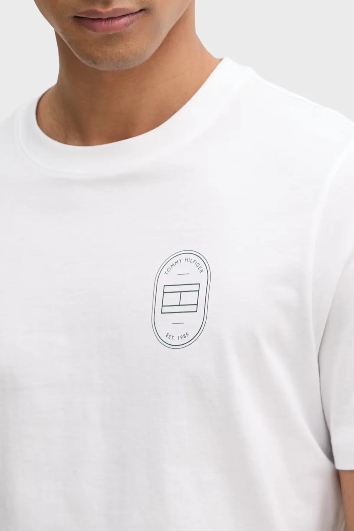 Tommy Hilfiger Baskılı % 100 Pamuk Regular Fit Erkek T Shirt MW0MW42364 YBR BEYAZ - 4