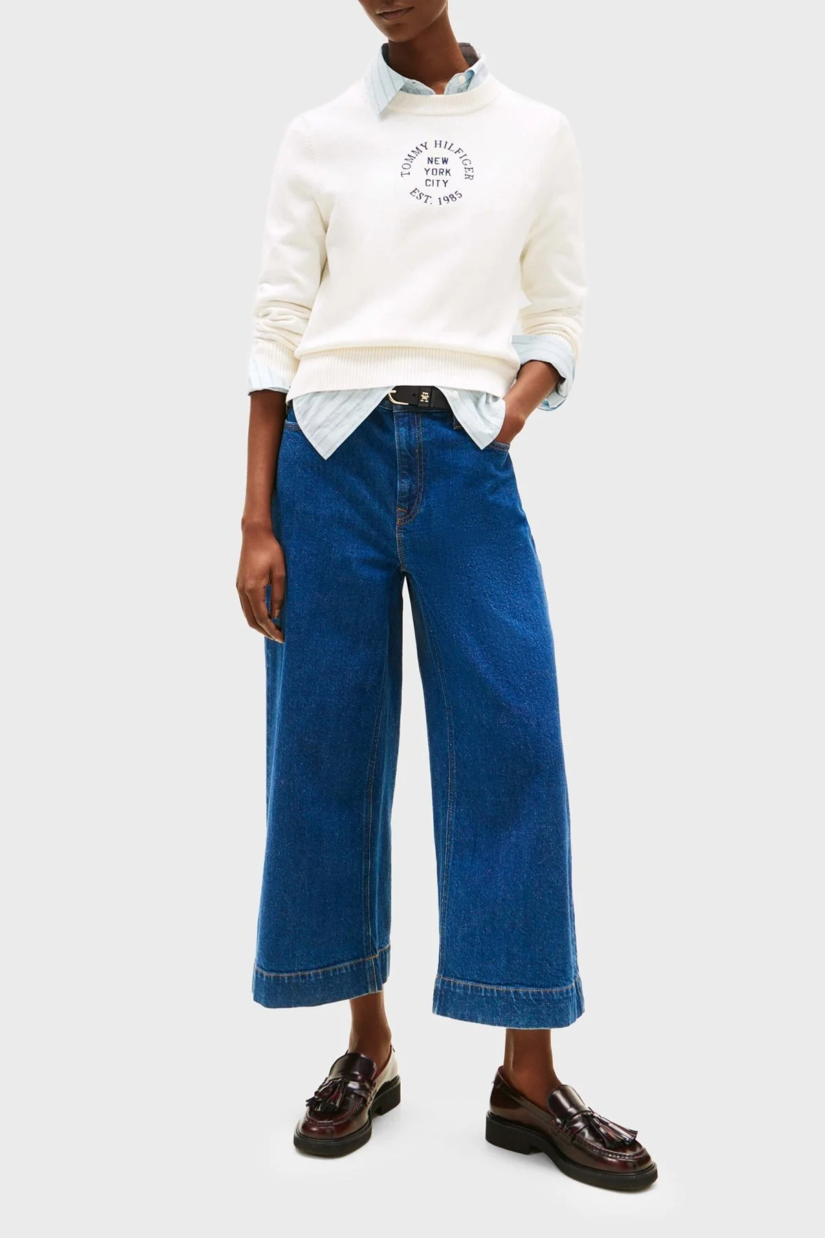 Tommy Hilfiger Baskılı Pamuklu Oversize Fit Yuvarlak Yaka Kısa Bayan Kazak WW0WW46267 YA8 BEYAZ - 2