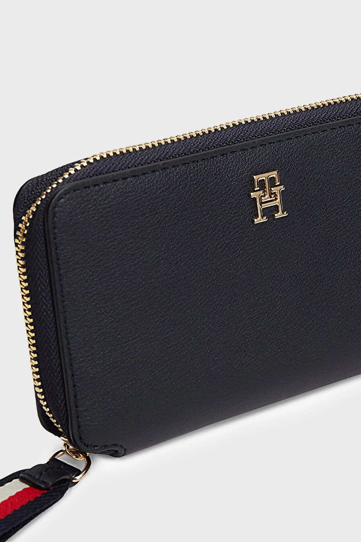 Tommy Hilfiger Bilek Askılı Kadın Cüzdan AW0AW18699 DW6 Lacivert - 4