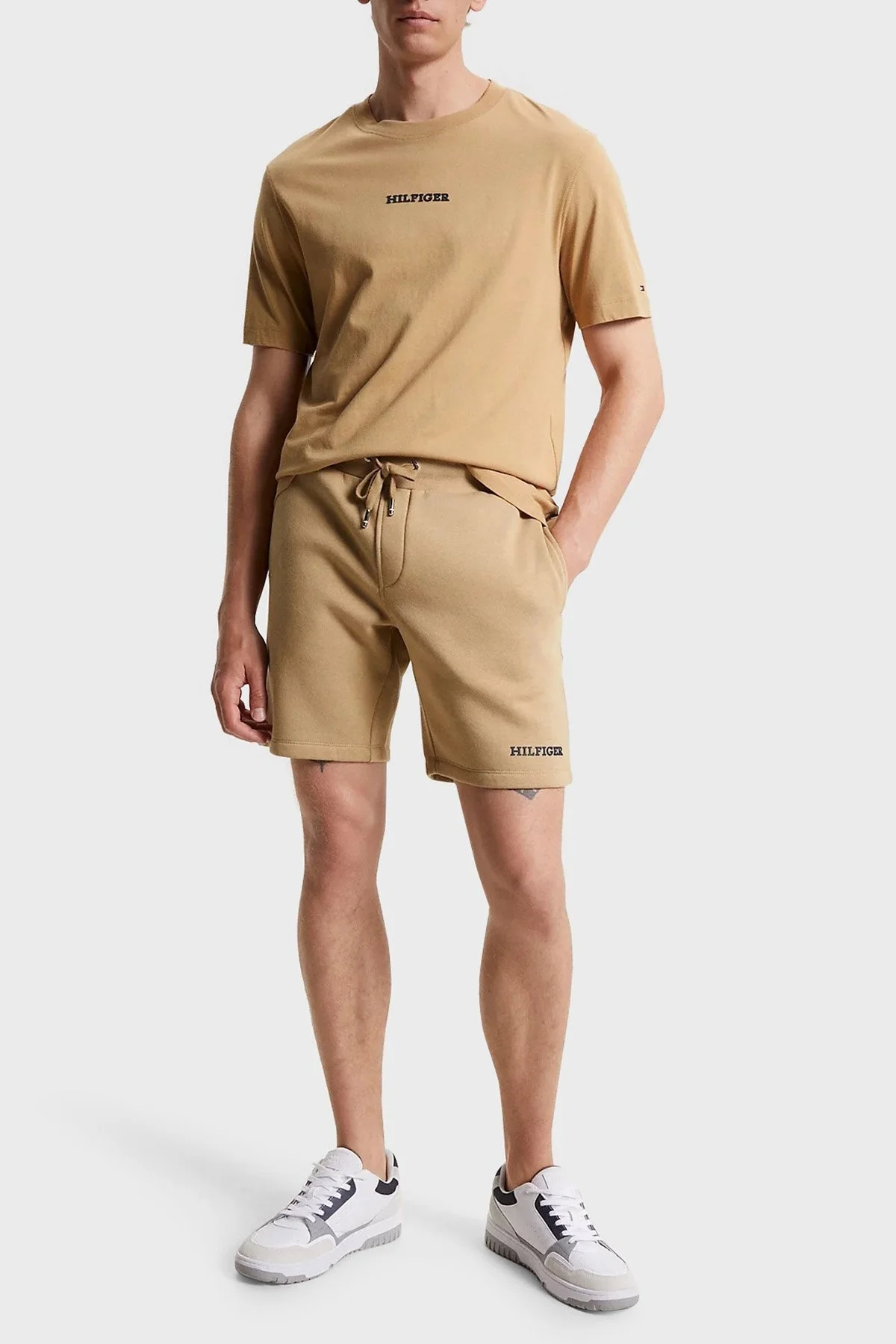 Tommy Hilfiger Bisiklet Yaka % 100 Pamuk Regular Fit Erkek T Shirt MW0MW31538 RBL CAMEL - 2