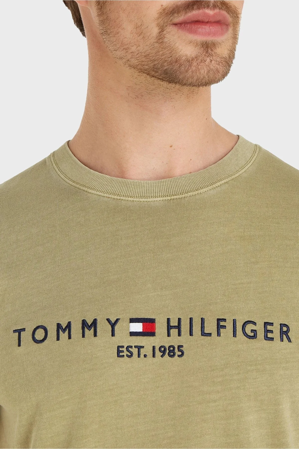 Tommy Hilfiger Bisiklet Yaka % 100 Pamuk Regular Fit Erkek T Shirt MW0MW35186 L9F HAKİ - 3