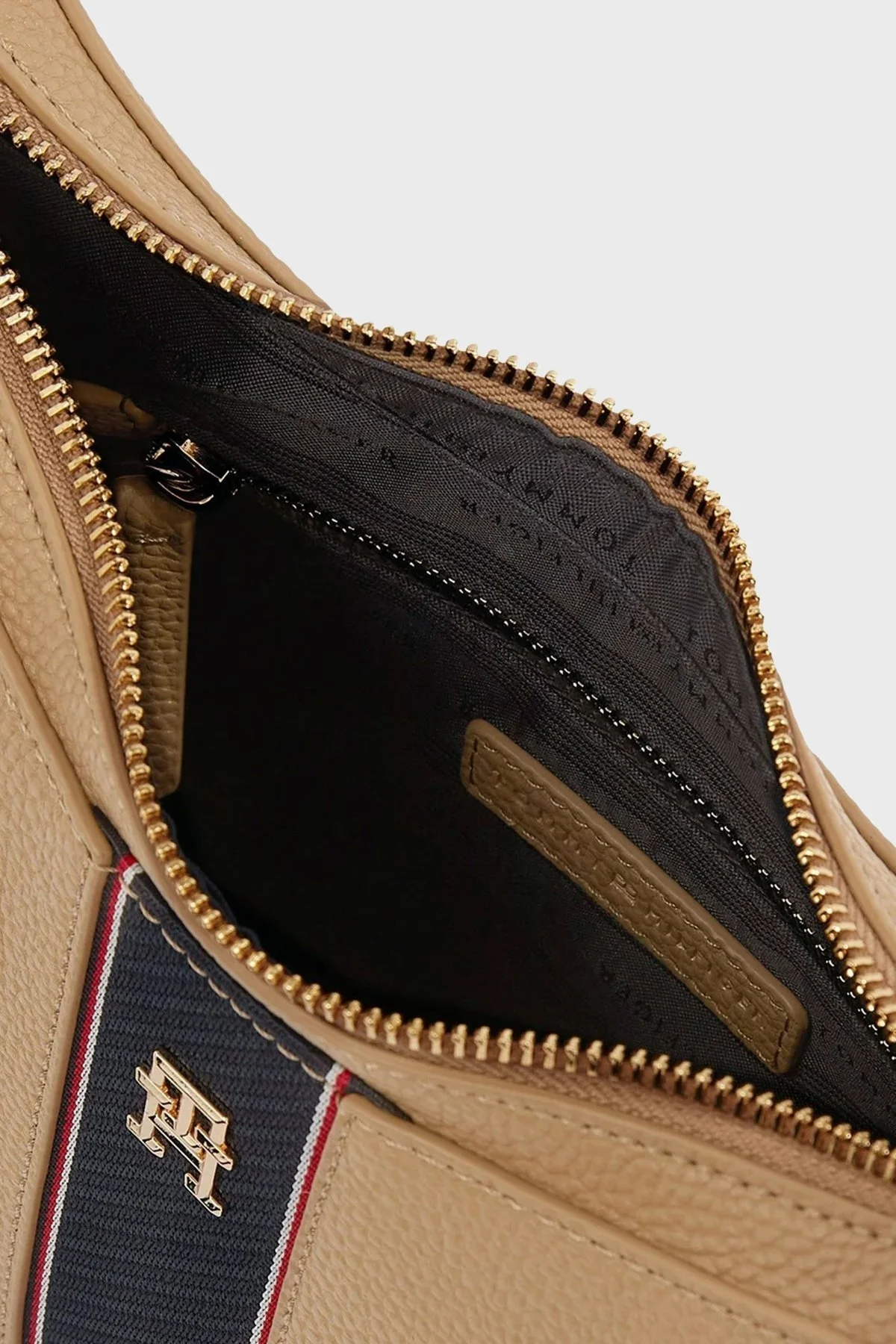 Tommy Hilfiger Çakıl Taşı Desenli Omuz Askılı Bayan Çanta AW0AW16899 RBC KOYU HAKİ - 10