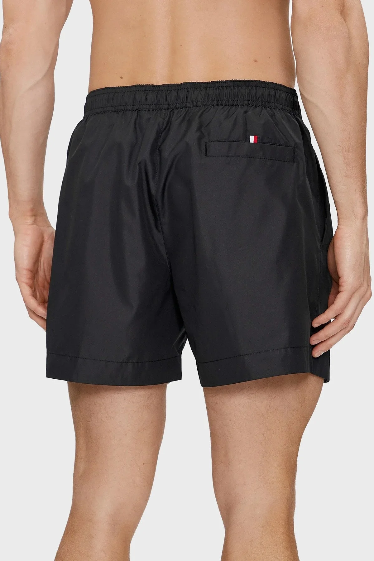 Tommy Hilfiger Cepli Erkek Mayo Short UM0UM03258 BDS SİYAH - 6