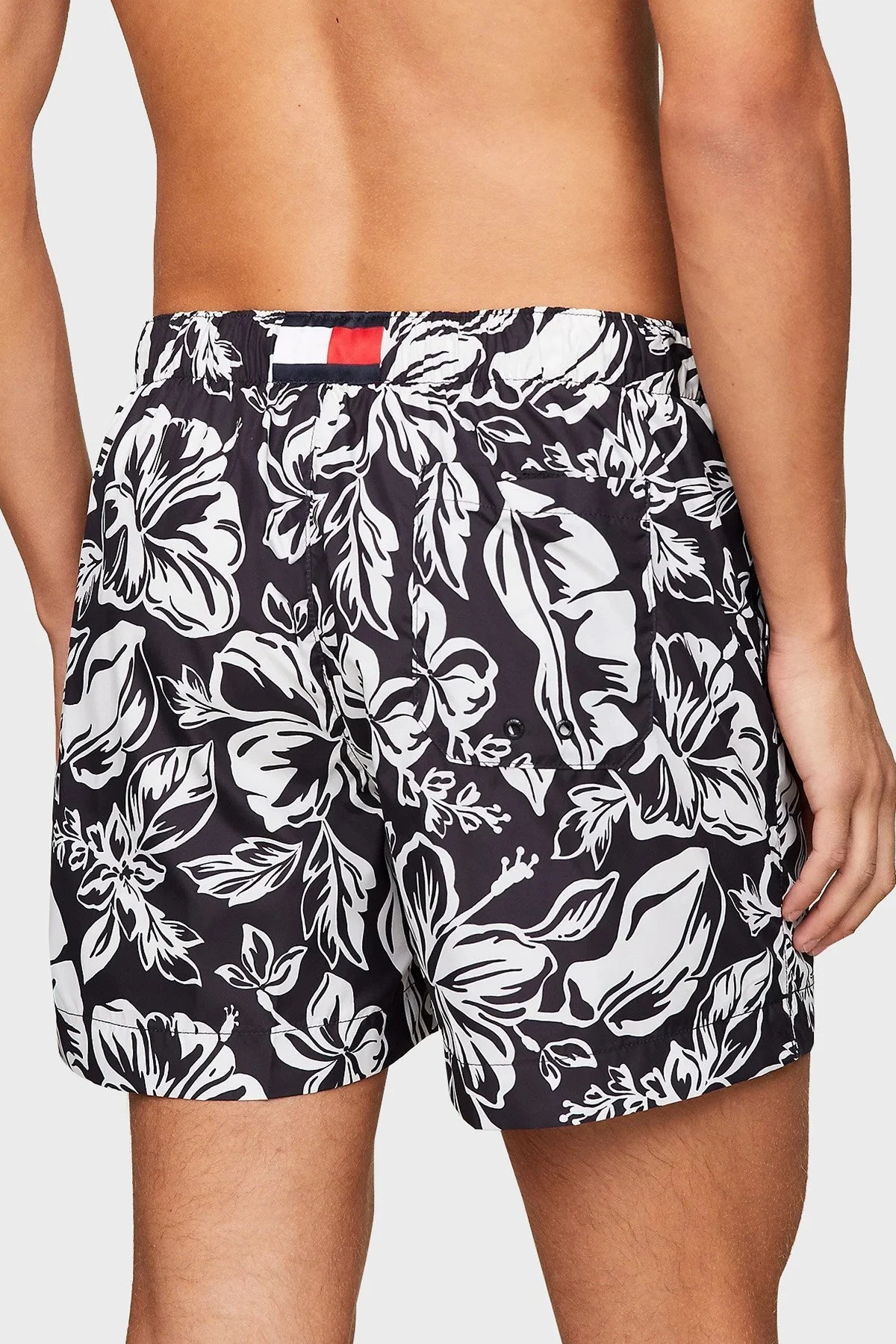 Tommy Hilfiger Cepli Erkek Mayo Short UM0UM03271 0K8 SİYAH-BEYAZ - 4