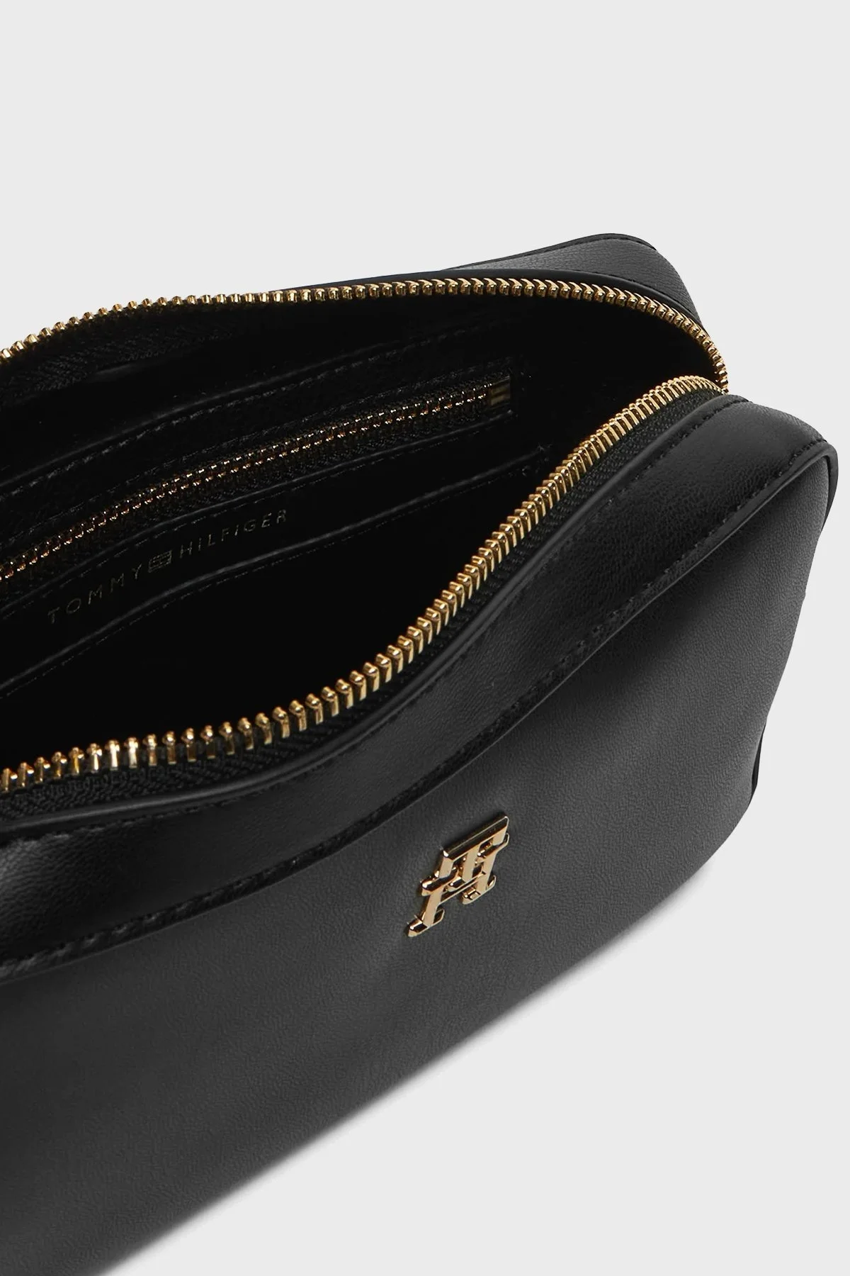 Tommy Hilfiger Çıkarılabilir Çapraz Askılı Bayan Çanta AW0AW16894 BDS SİYAH - 5
