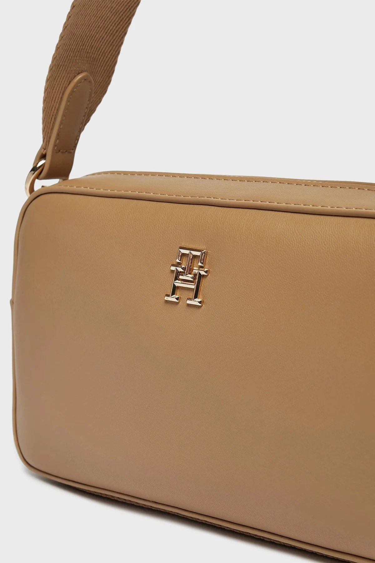 Tommy Hilfiger Çıkarılabilir Çapraz Askılı Bayan Çanta AW0AW16894 RBC KOYU HAKİ - 7