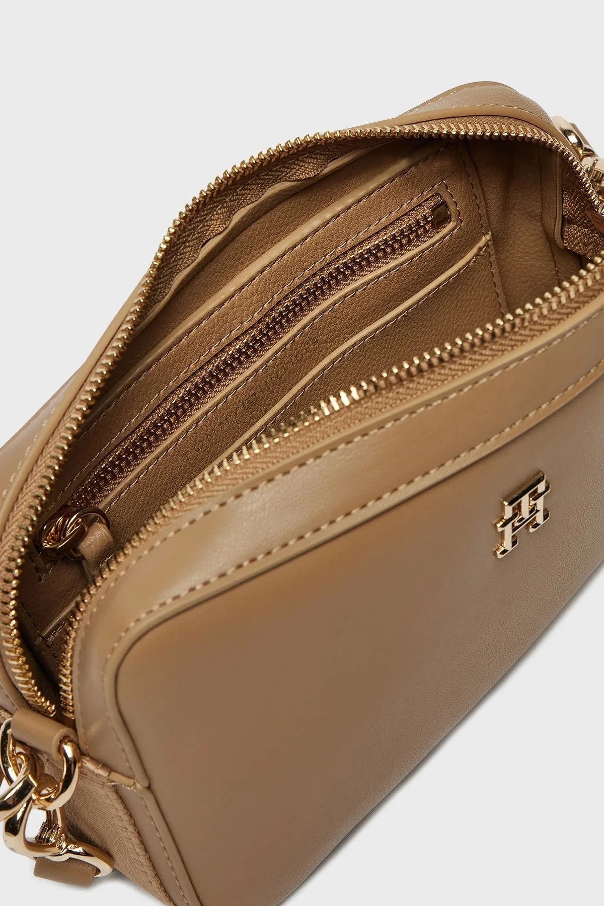 Tommy Hilfiger Çıkarılabilir Çapraz Askılı Bayan Çanta AW0AW16894 RBC KOYU HAKİ - 8