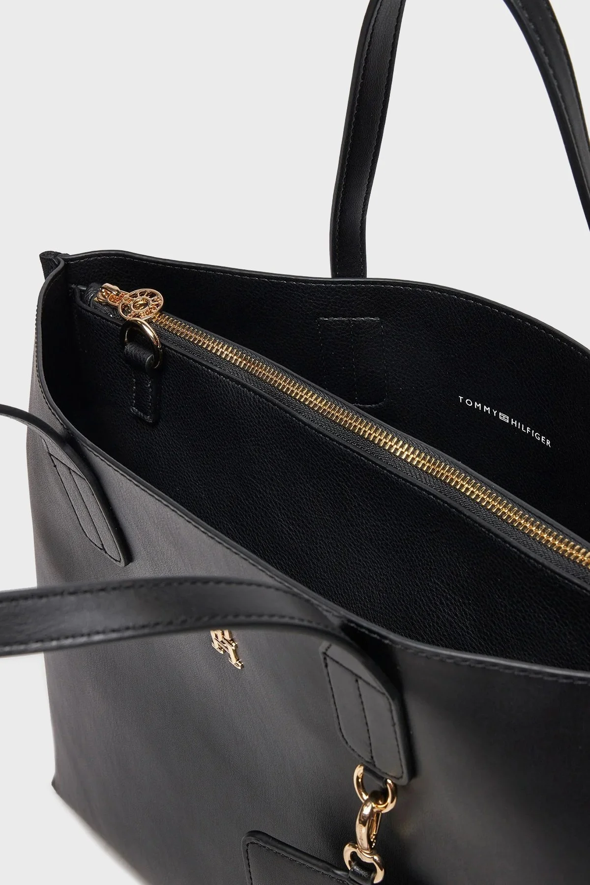 Tommy Hilfiger Çıkarılabilir Çapraz Askılı Bayan Çanta AW0AW17335 BDS SİYAH - 4