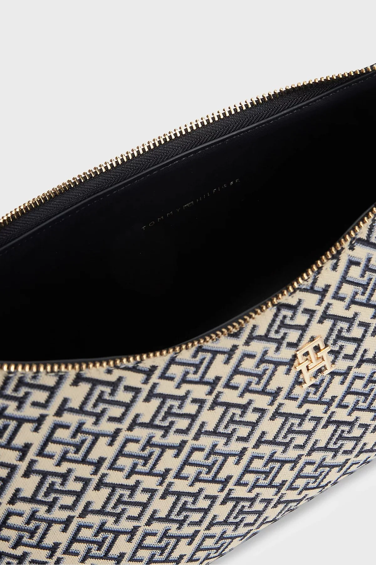 Tommy Hilfiger Çıkarılabilir Cüzdan Detaylı Omuz Askılı Kadın Çanta AW0AW18907 0GY Mavi - 4