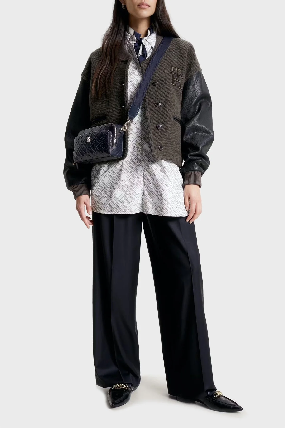 Tommy Hilfiger Çıkarılabilir Omuz Askılı Bayan Çanta AW0AW15208 DW6 LACİVERT - 2