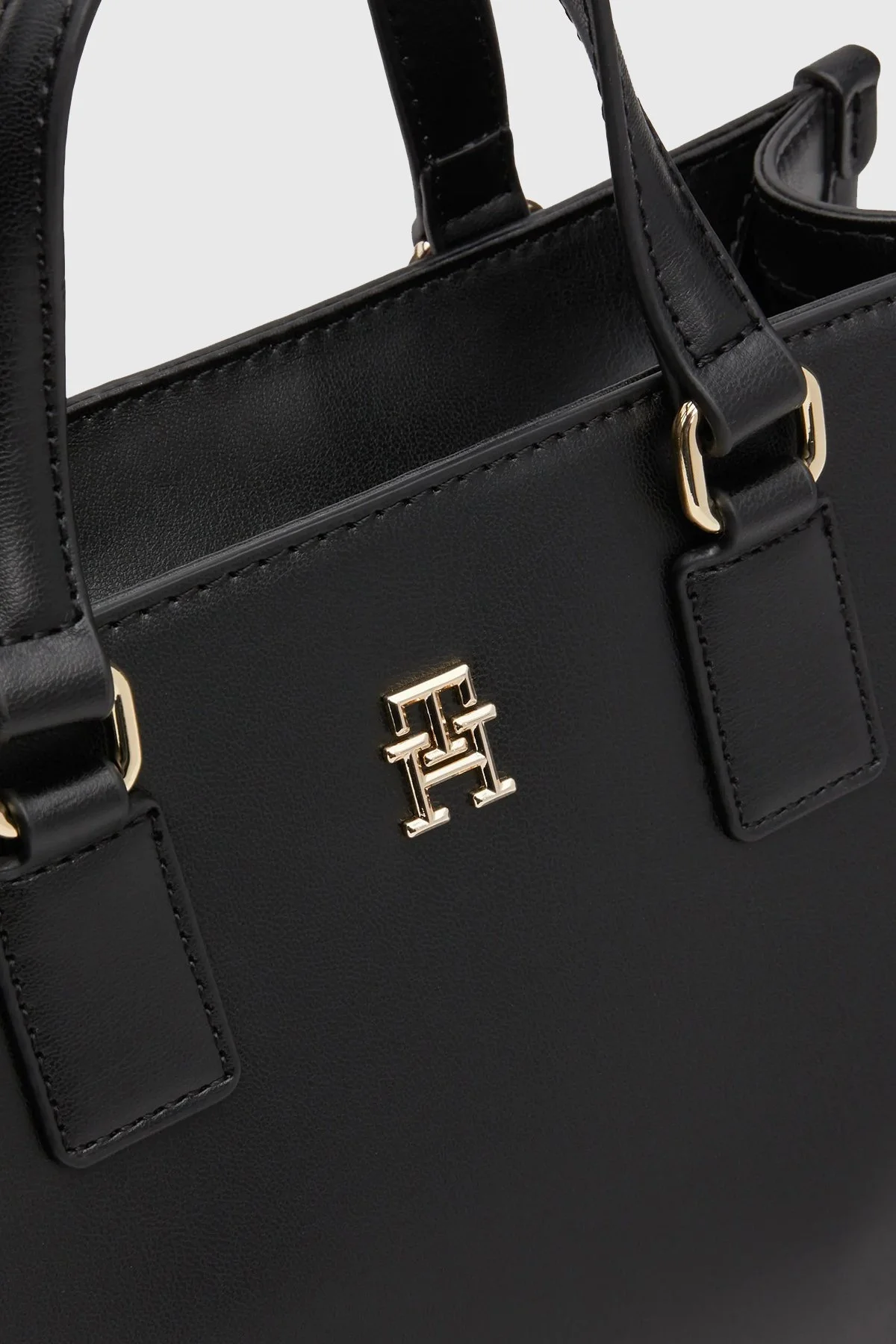 Tommy Hilfiger Çıkarılabilir Uzatma Askılı Bayan Çanta AW0AW15977 BDS SİYAH - 3