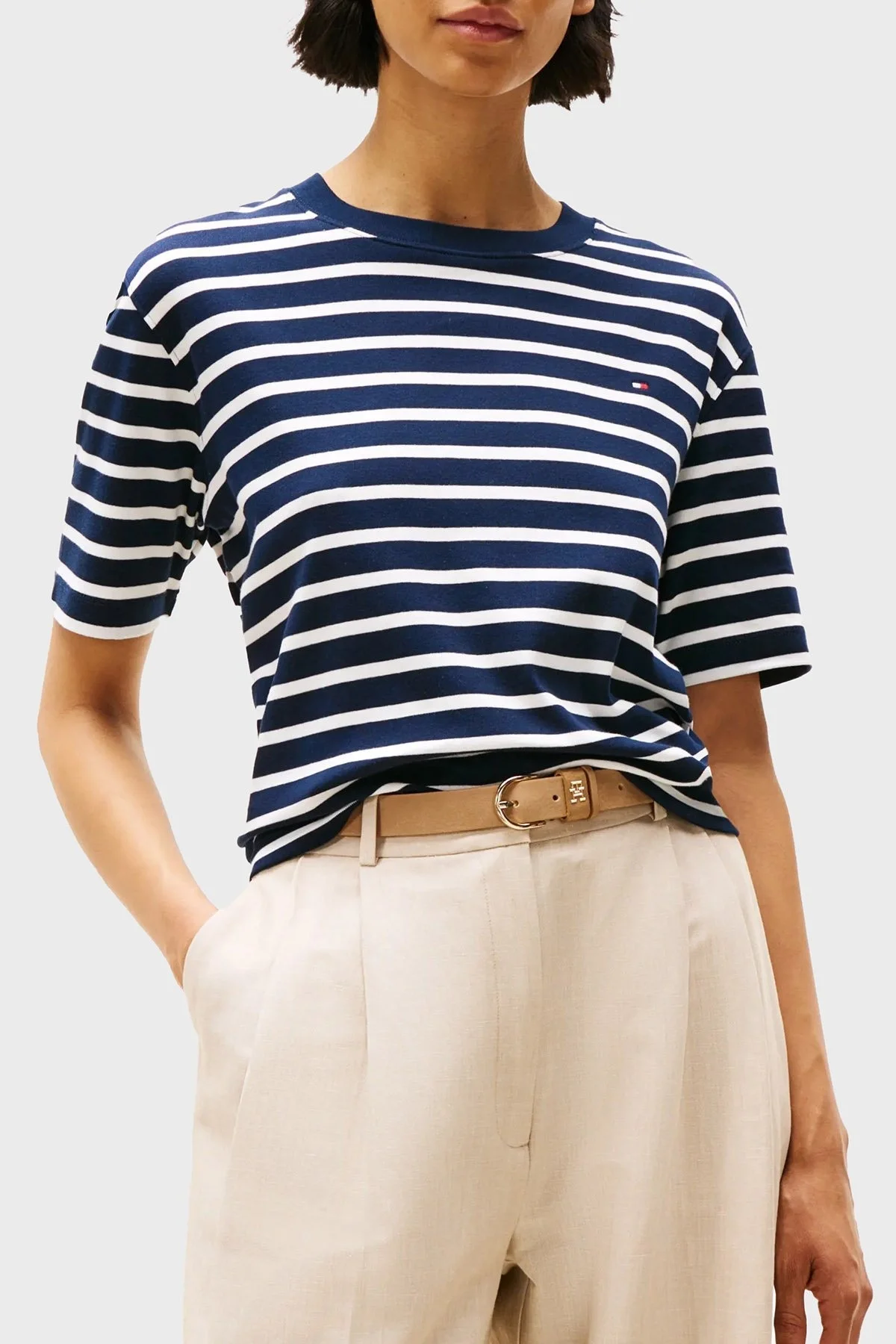 Tommy Hilfiger Çizgili % 100 Pamuk Relaxed Fit Yuvarlak Yaka Bayan T Shirt WW0WW46158 0X4 LACİVERT-BEYAZ - 1