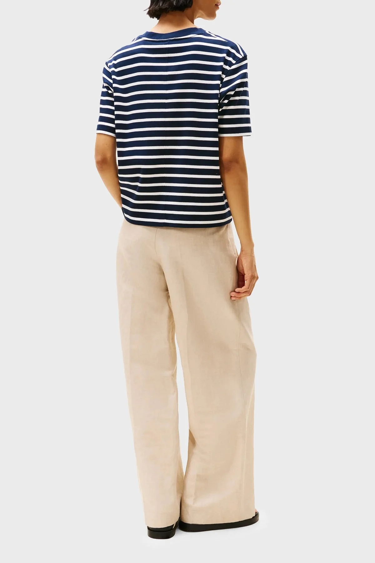 Tommy Hilfiger Çizgili % 100 Pamuk Relaxed Fit Yuvarlak Yaka Bayan T Shirt WW0WW46158 0X4 LACİVERT-BEYAZ - 3