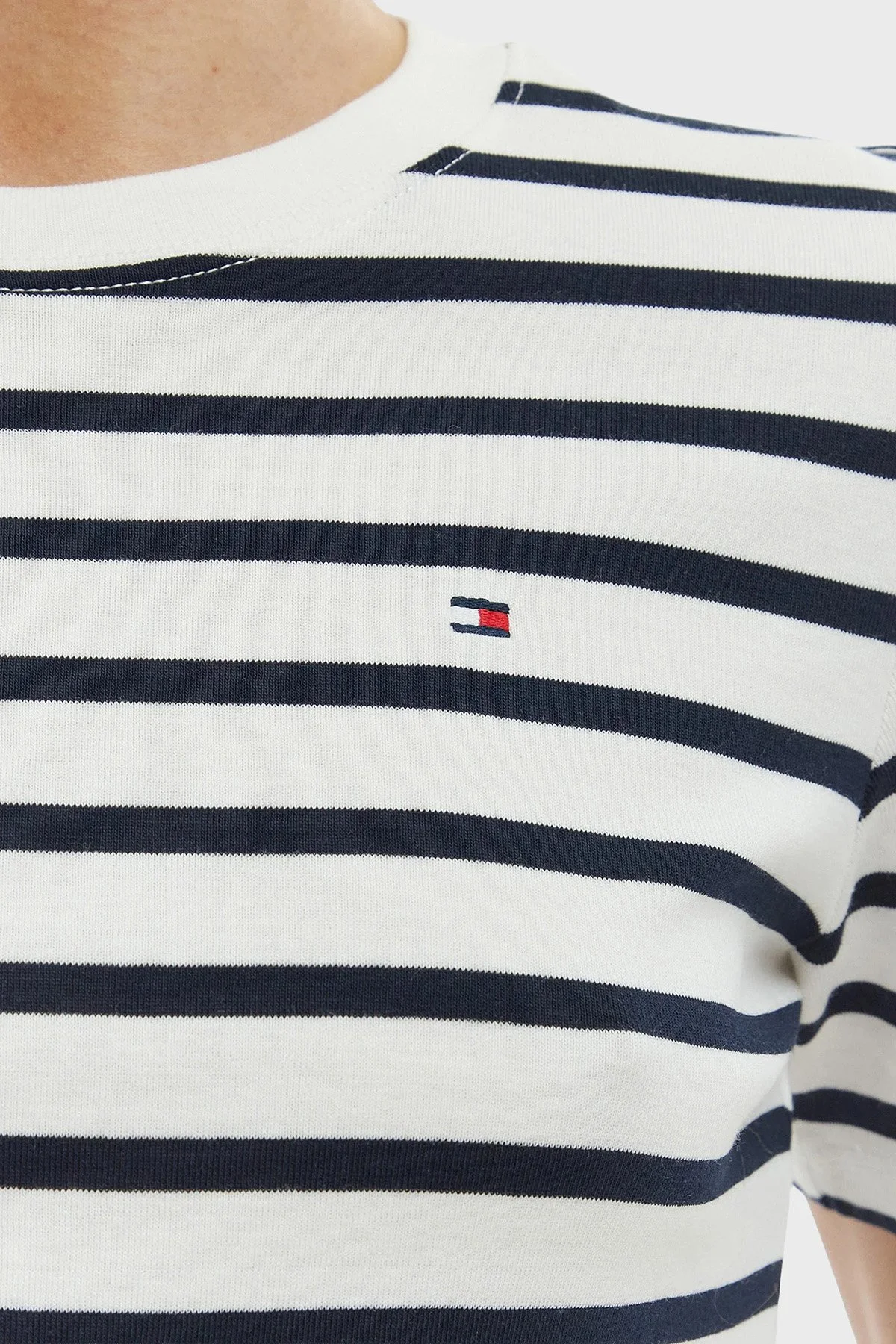 Tommy Hilfiger Çizgili % 100 Pamuk Slim Fit Bisiklet Yaka Kadın T Shirt WW0WW40587 03L BEYAZ-LACİVERT - 4