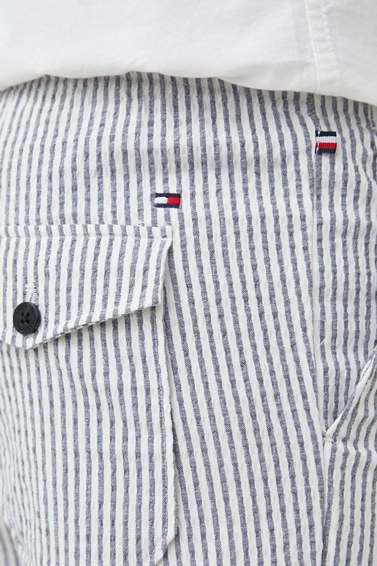 Tommy Hilfiger Çizgili Belden Bağlamalı Cepli Relaxed Fit Streç Pamuklu Gofre Erkek Short MW0MW31236 DBZ LACİVERT-BEYAZ - 2